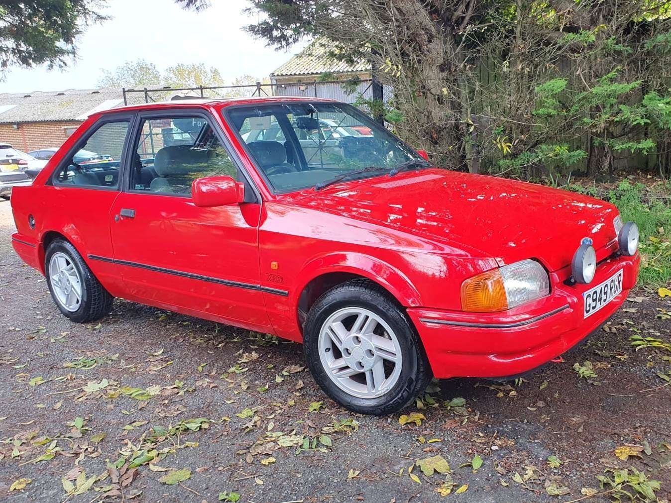 <p>1989 FORD ESCORT XR3I</p>