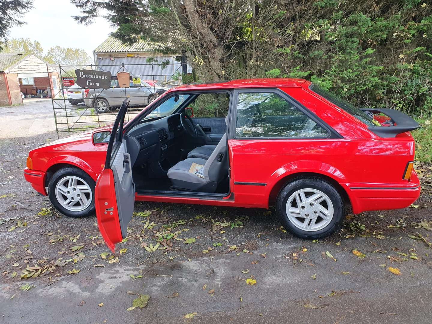 <p>1989 FORD ESCORT XR3I</p>