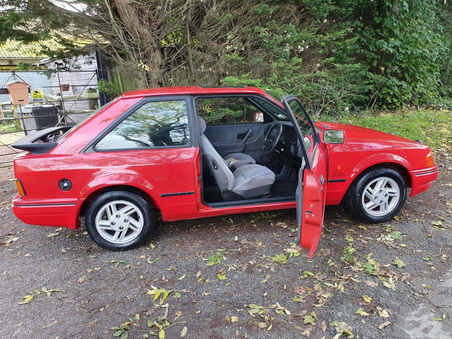 <p>1989 FORD ESCORT XR3I</p>