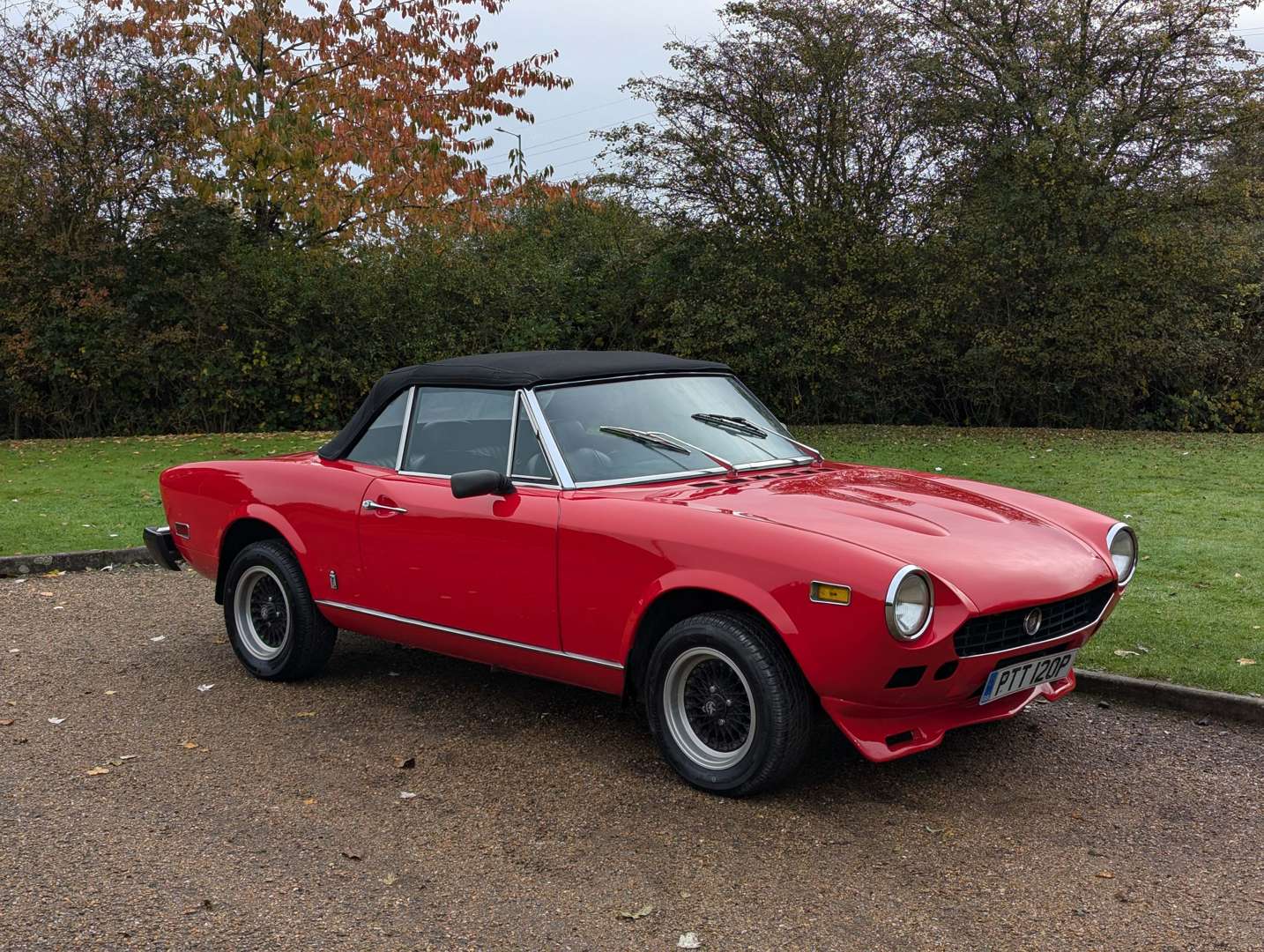 <p>1975 FIAT 124 SPIDER LHD</p>