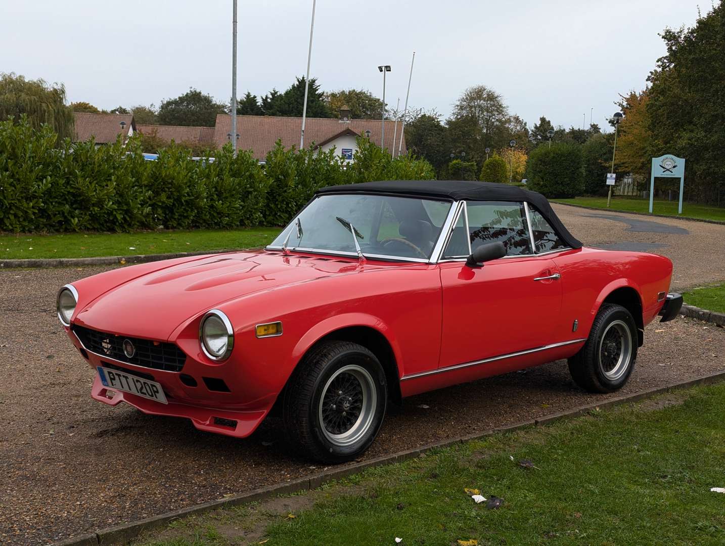 <p>1975 FIAT 124 SPIDER LHD</p>