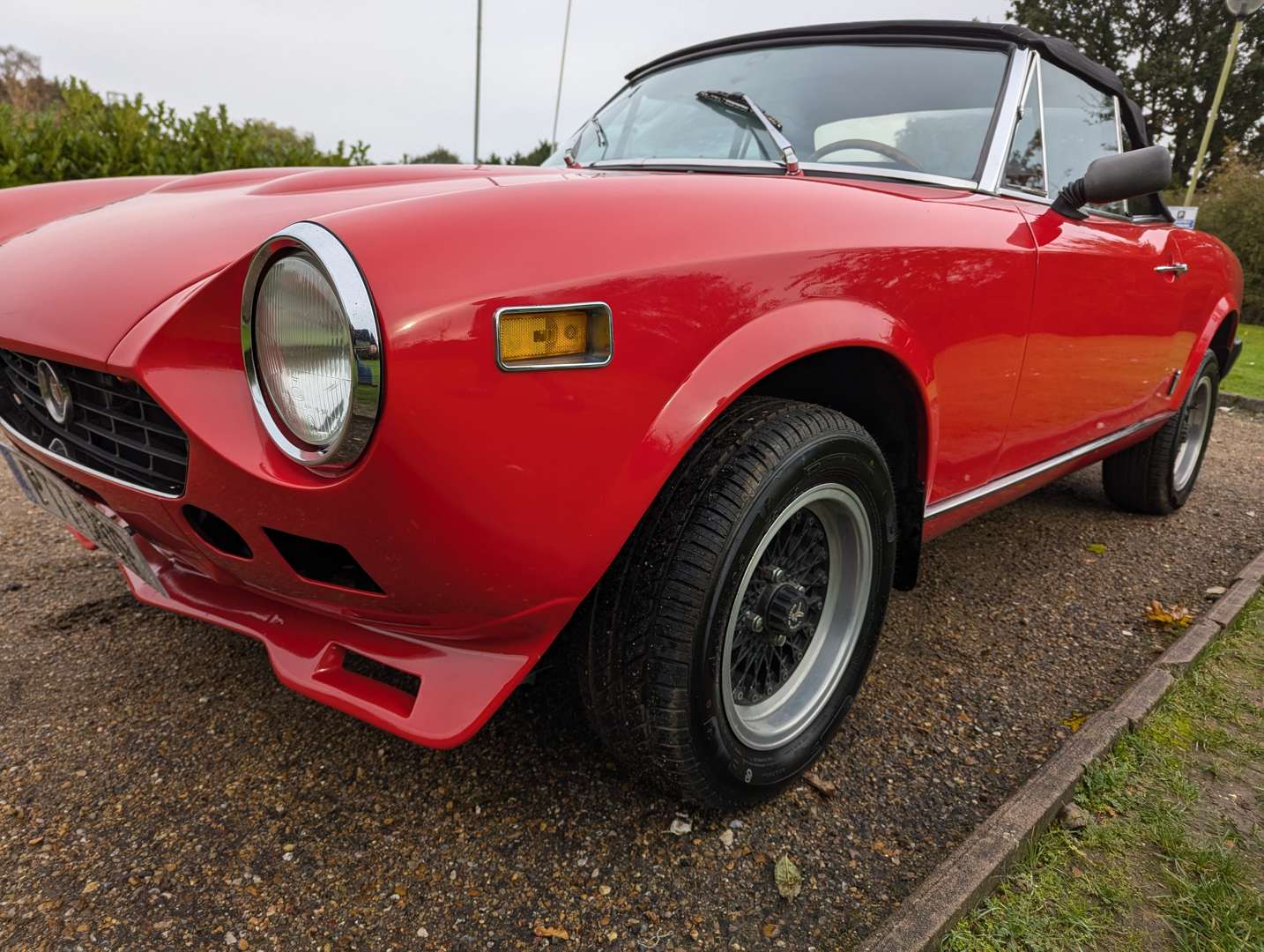 <p>1975 FIAT 124 SPIDER LHD</p>