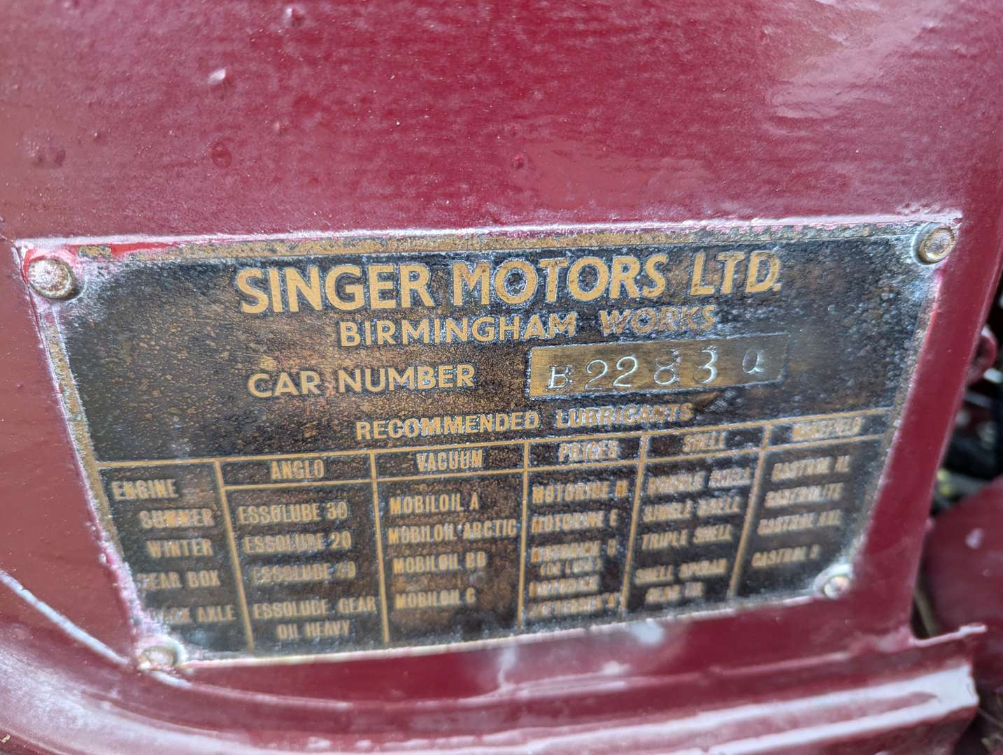 <p>1947 SINGER SUPER 10</p>