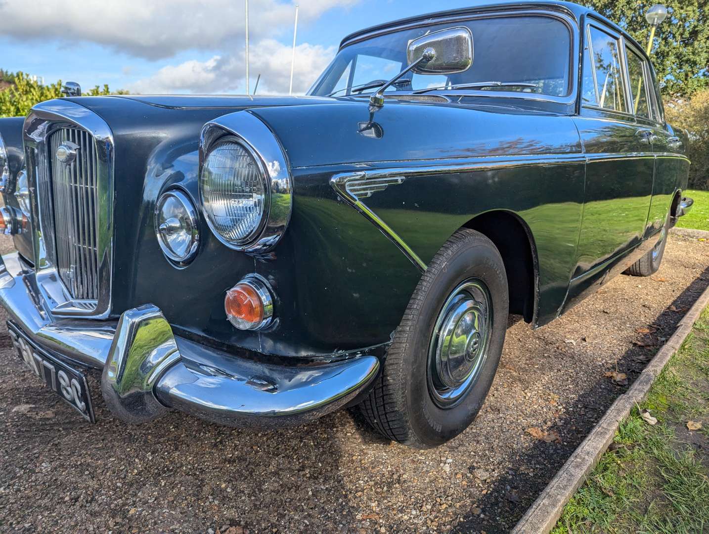 <p>1965 WOLSELEY 6/110</p>