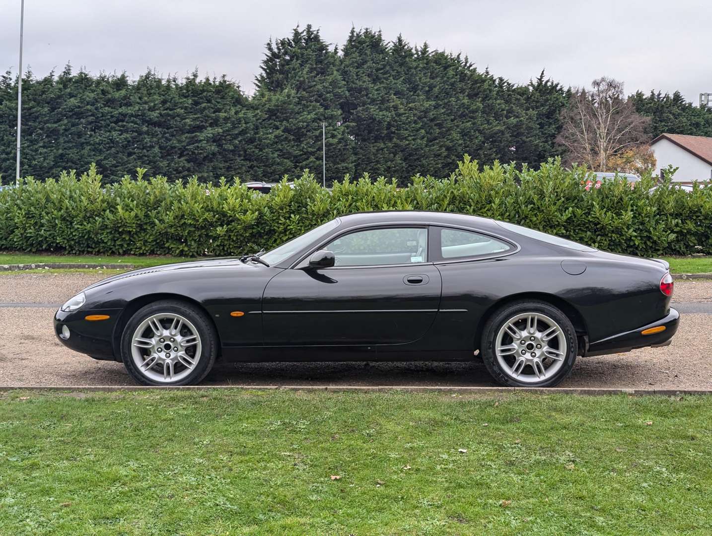 <p>2001 JAGUAR XKR 4.0 AUTO</p>