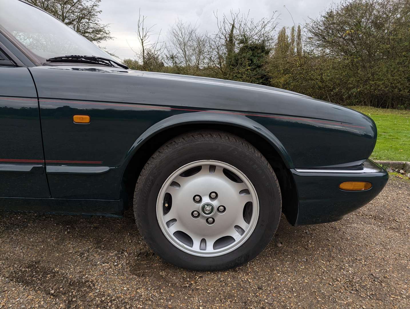 <p>1998 JAGUAR XJ SPORT 3.2 V8 AUTO</p>