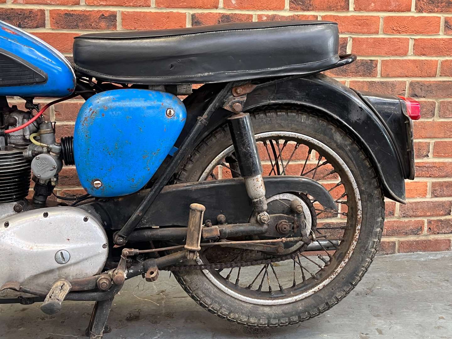 <p>1959 BSA C15</p>