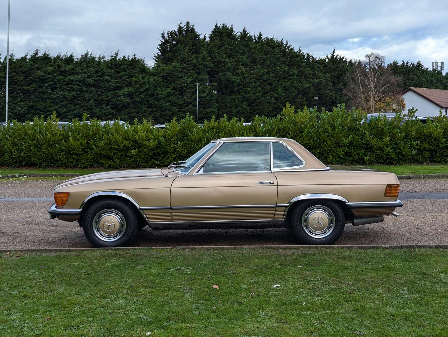 <p>1972 MERCEDES R107 350 SL AUTO</p>