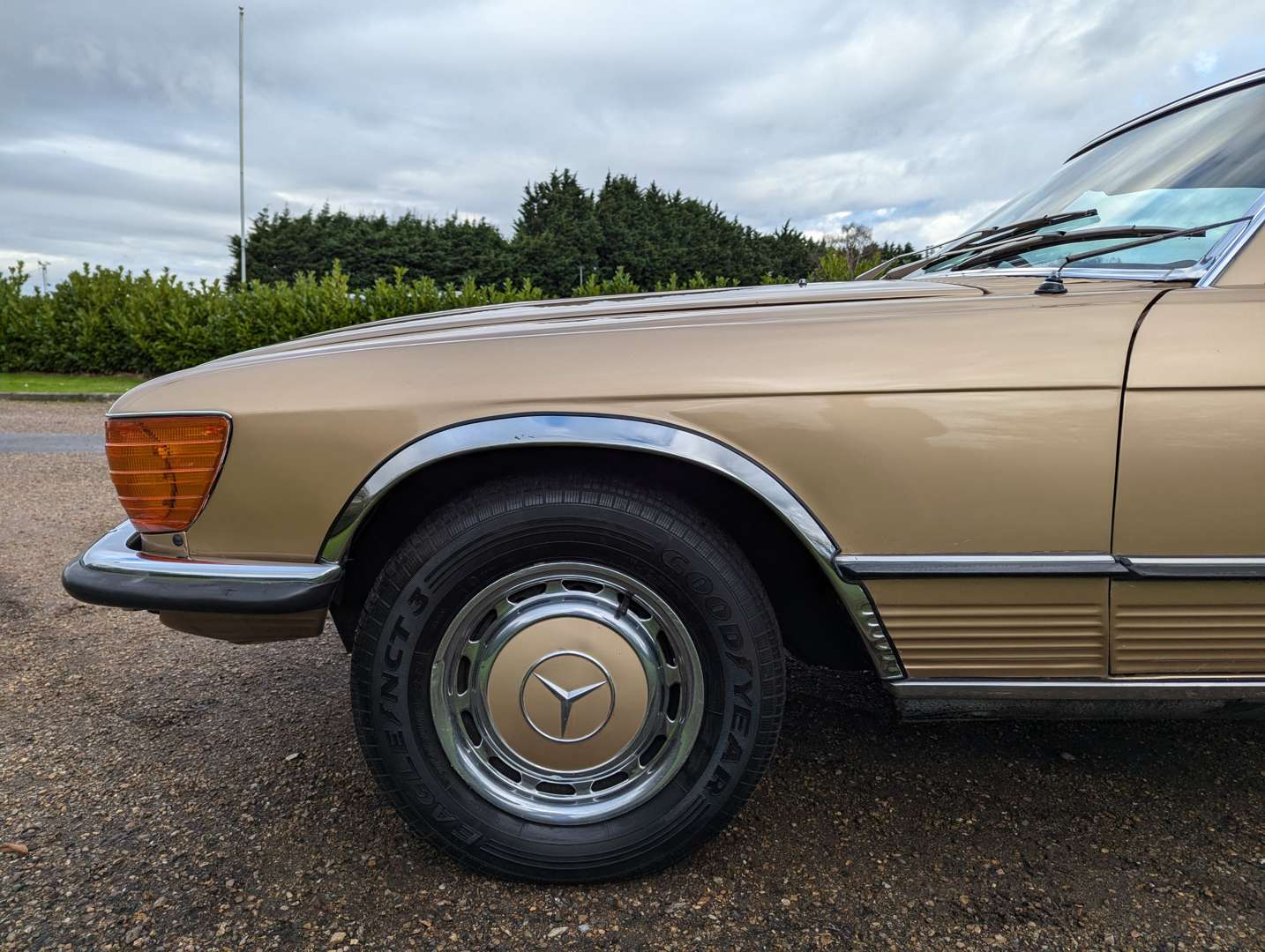 <p>1972 MERCEDES R107 350 SL AUTO</p>