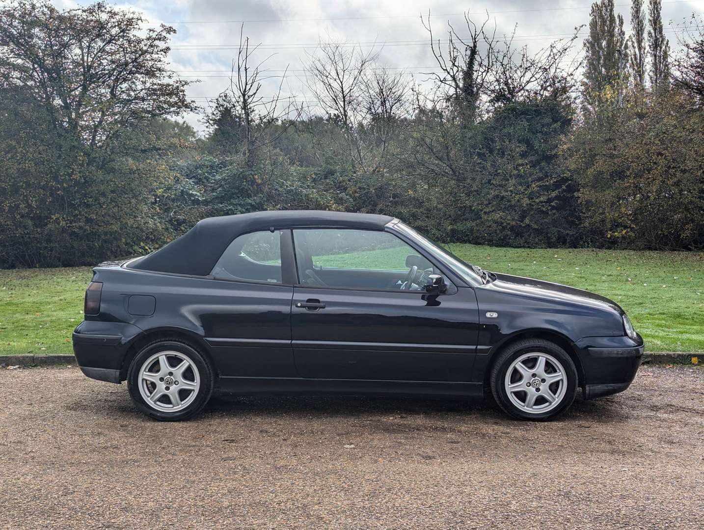 <p>2002 VW GOLF 2.0 SE CABRIOLET</p>