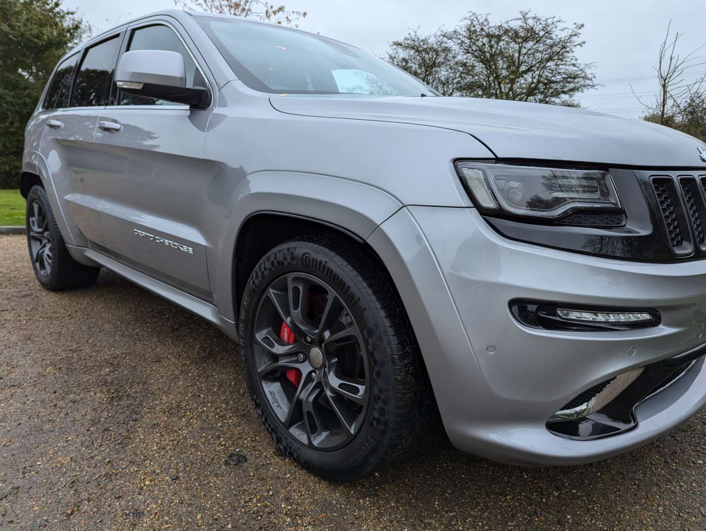 <p>2016 JEEP GRAND CHEROKEE HEMI SRT8</p>