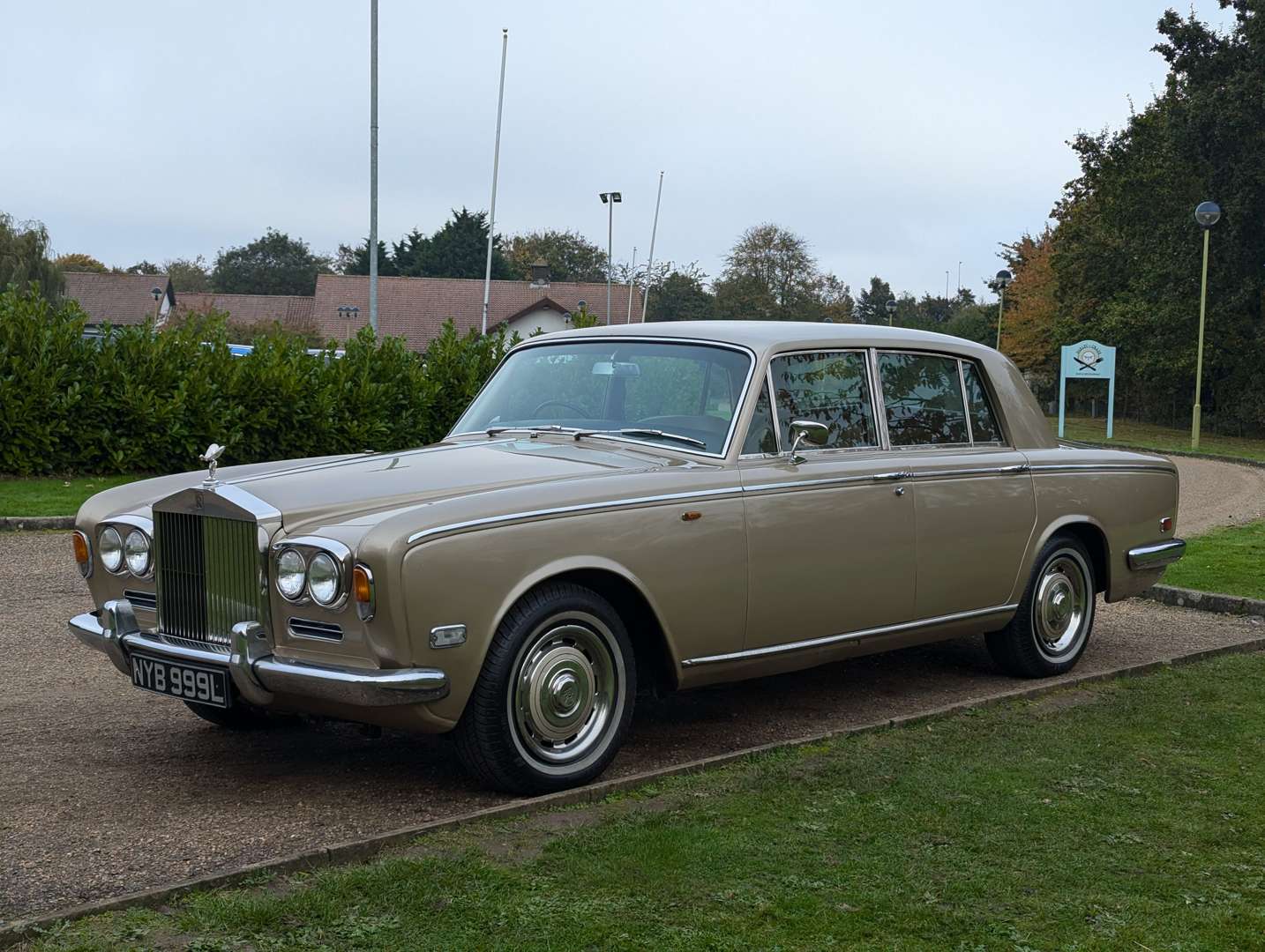 <p>1972 ROLLS ROYCE SHADOW I</p>