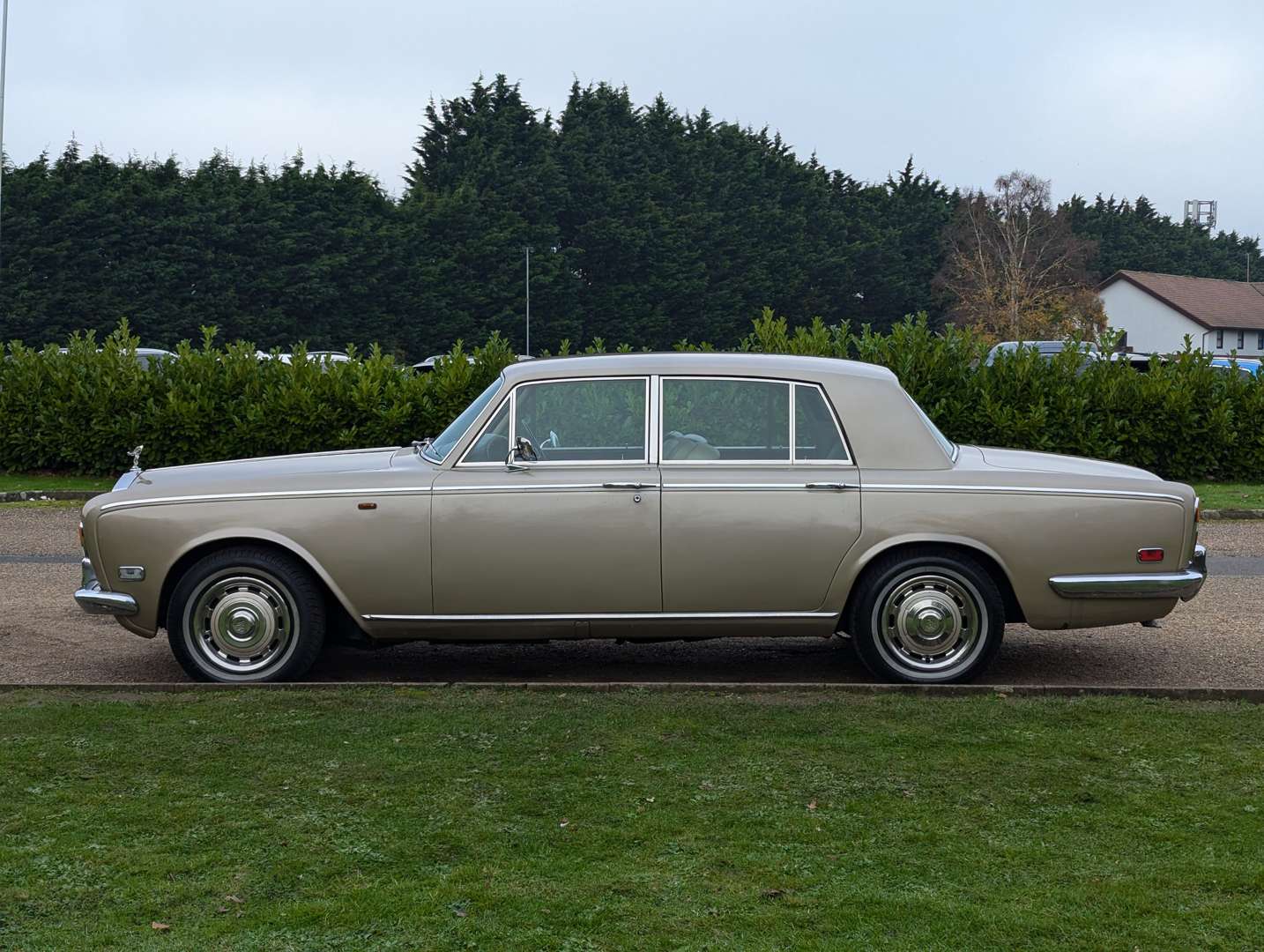 <p>1972 ROLLS ROYCE SHADOW I</p>