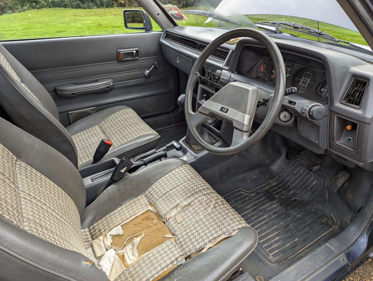 <p>1994 SUBARU 284 4WD PICK UP</p>