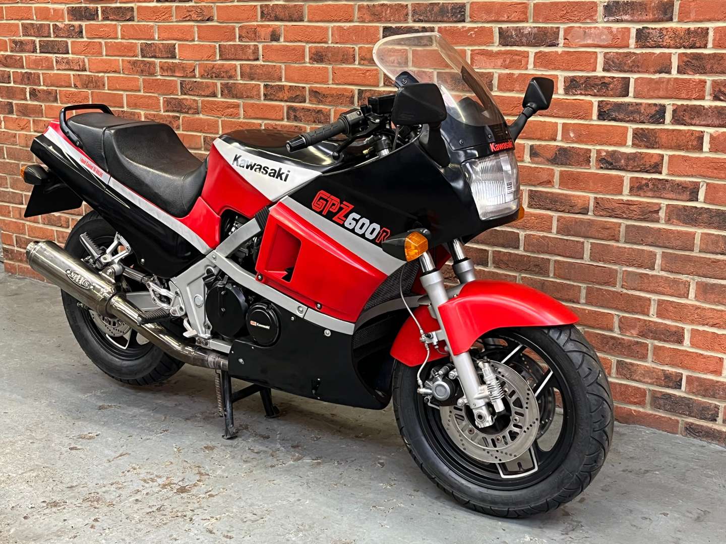 <p>1986 KAWASAKI GPZ 600R</p>