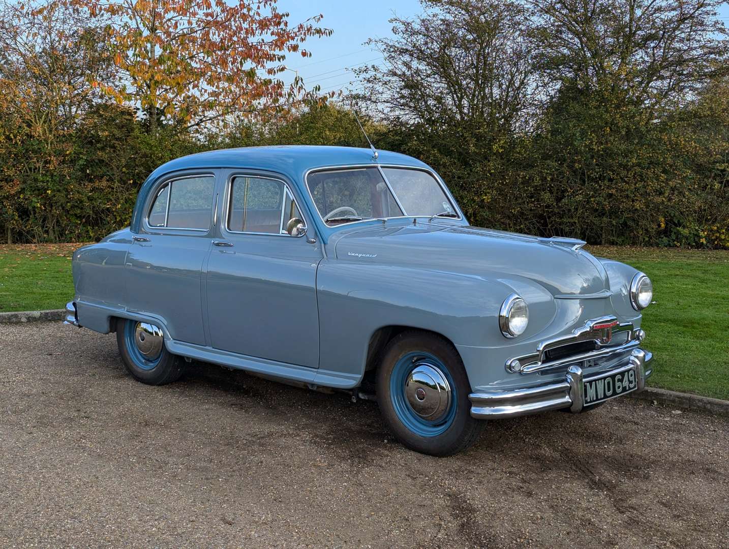 <p>1954 STANDARD VANGUARD</p>