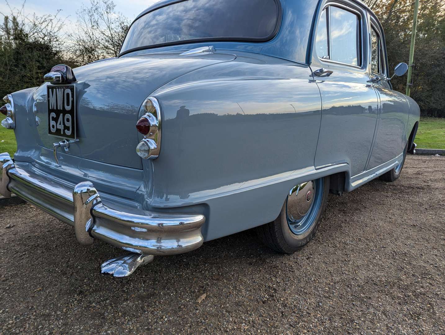 <p>1954 STANDARD VANGUARD</p>