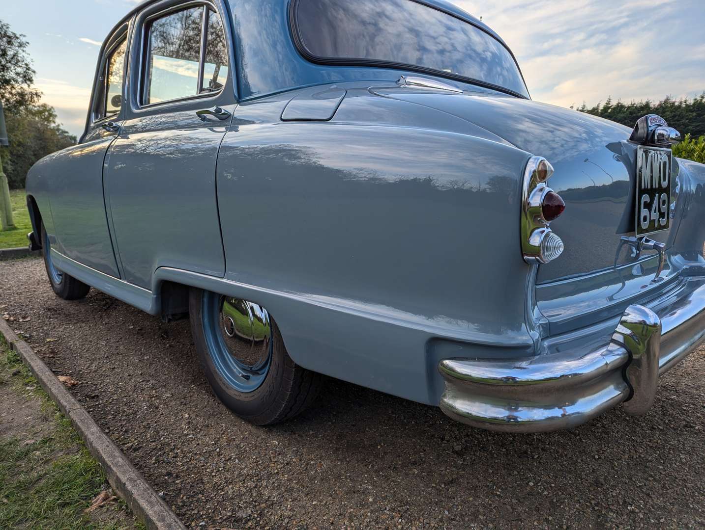 <p>1954 STANDARD VANGUARD</p>