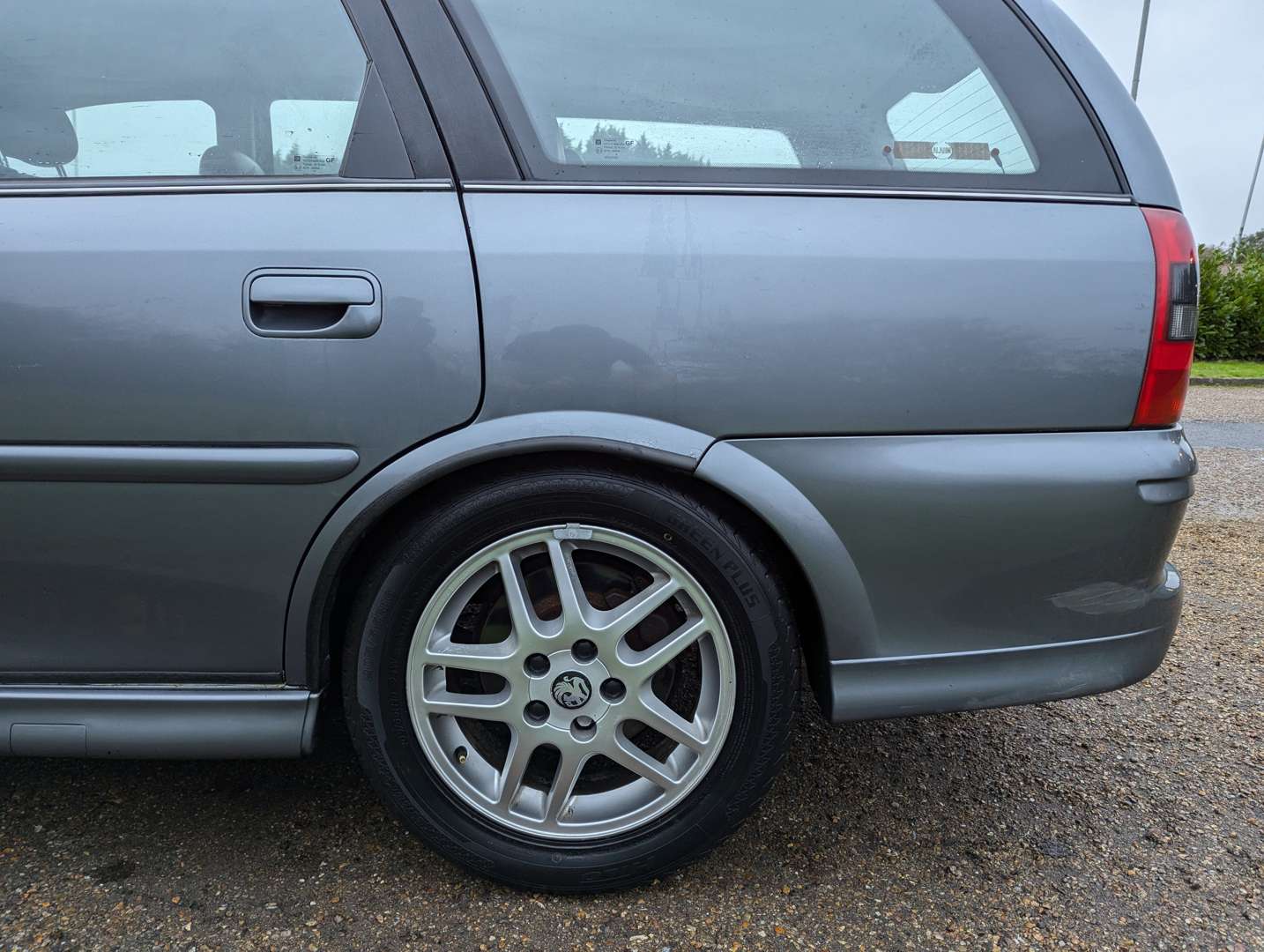 <p>2000 VAUXHALL VECTRA SRI 150 ESTATE</p>