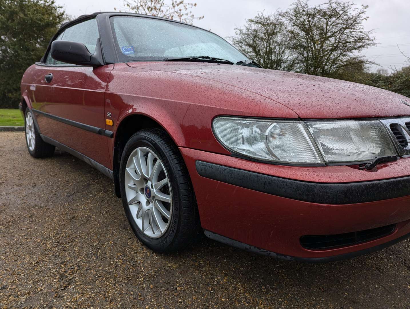 <p>1999 SAAB 9-3 SE TURBO CONVERTIBLE AUTO</p>