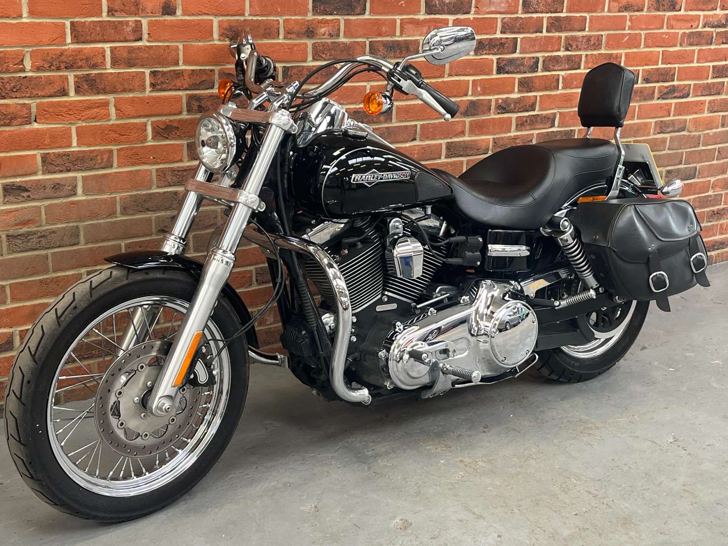 <p>2014 HARLEY DAVIDSON SUPER GLIDE CUSTOM FXDC</p>