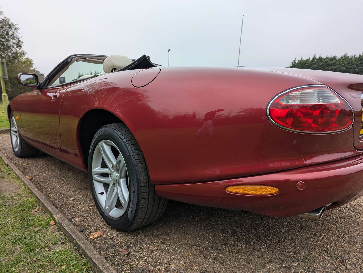 <p>2004 JAGUAR XK8 4.2 CONVERTIBLE AUTO</p>