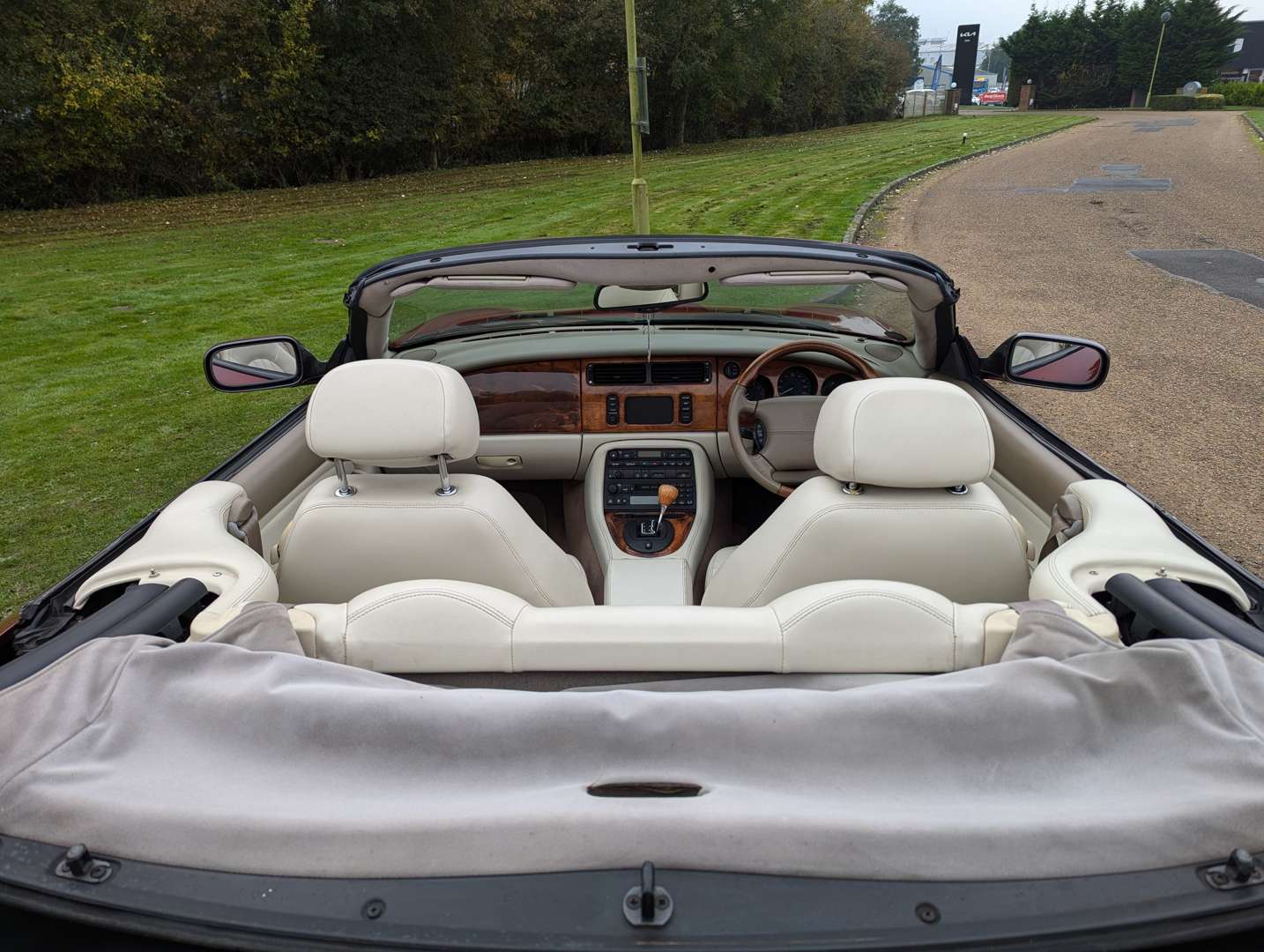 <p>2004 JAGUAR XK8 4.2 CONVERTIBLE AUTO</p>