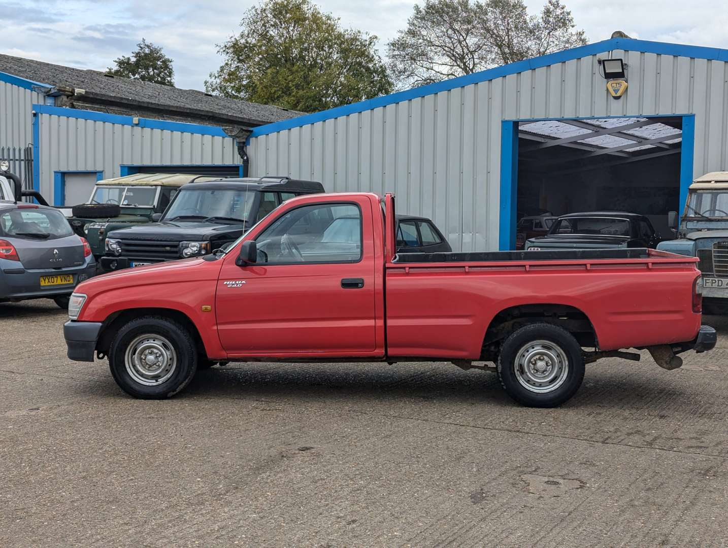 <p>1998 TOYOTA HILUX 2.4D 2WD</p>