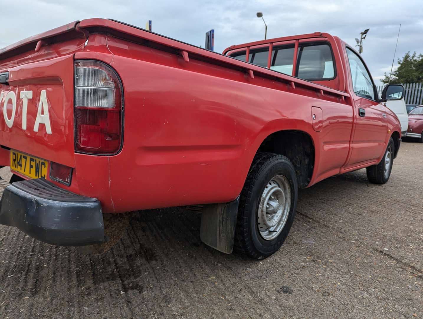 <p>1998 TOYOTA HILUX 2.4D 2WD</p>