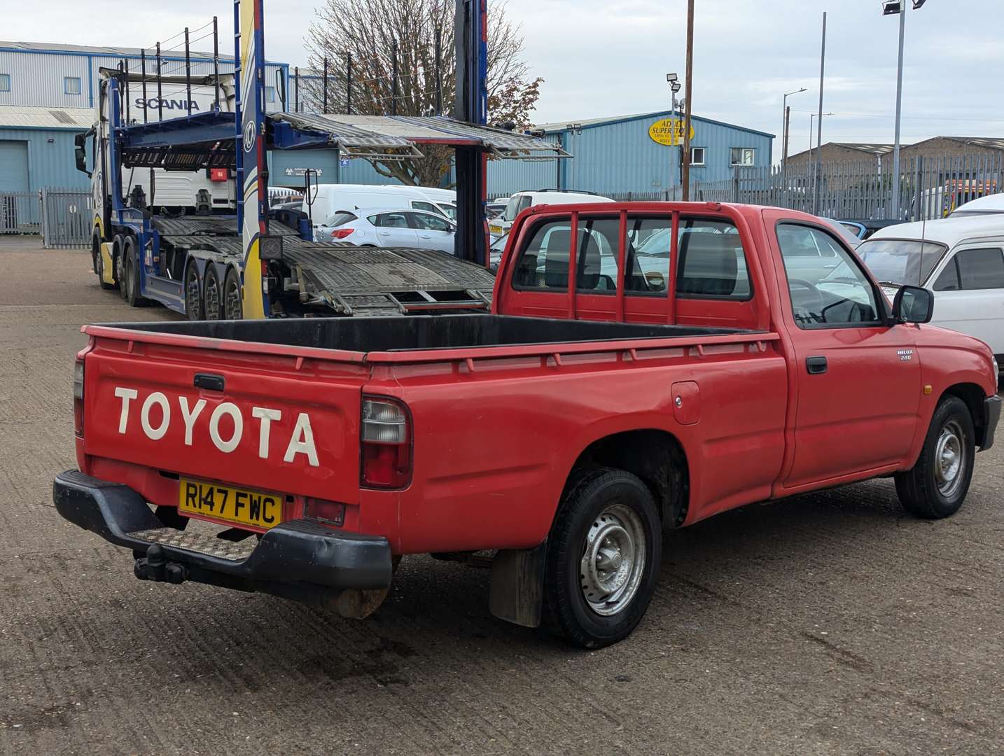 <p>1998 TOYOTA HILUX 2.4D 2WD</p>