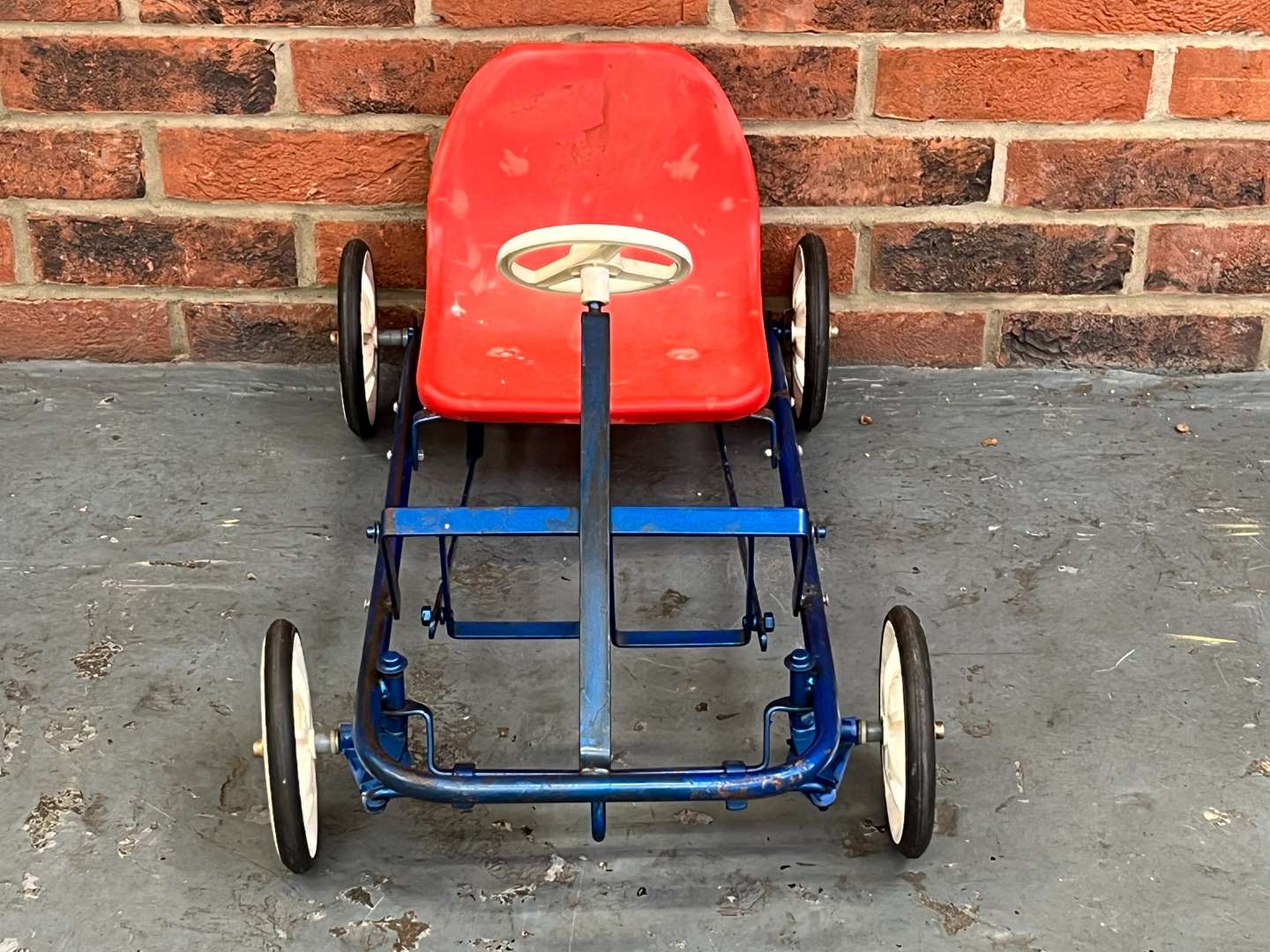 <p>Tri-Ang Childs Pedal Go Kart</p>