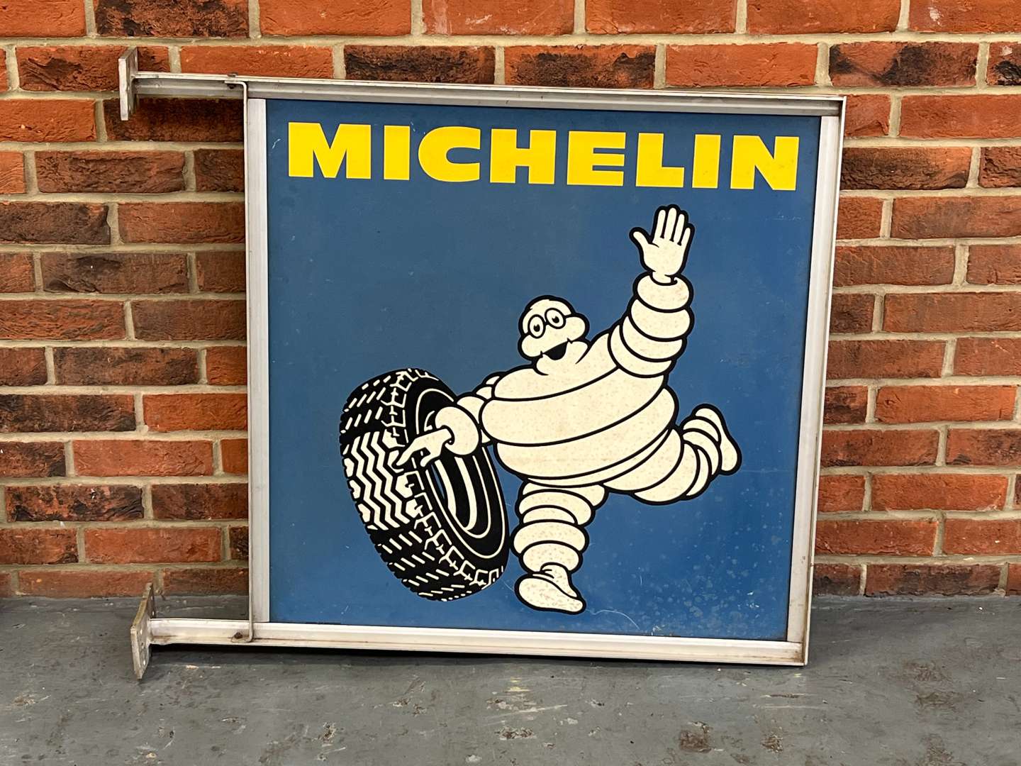 <p>Michelin Aluminium Waving Man Sign</p>