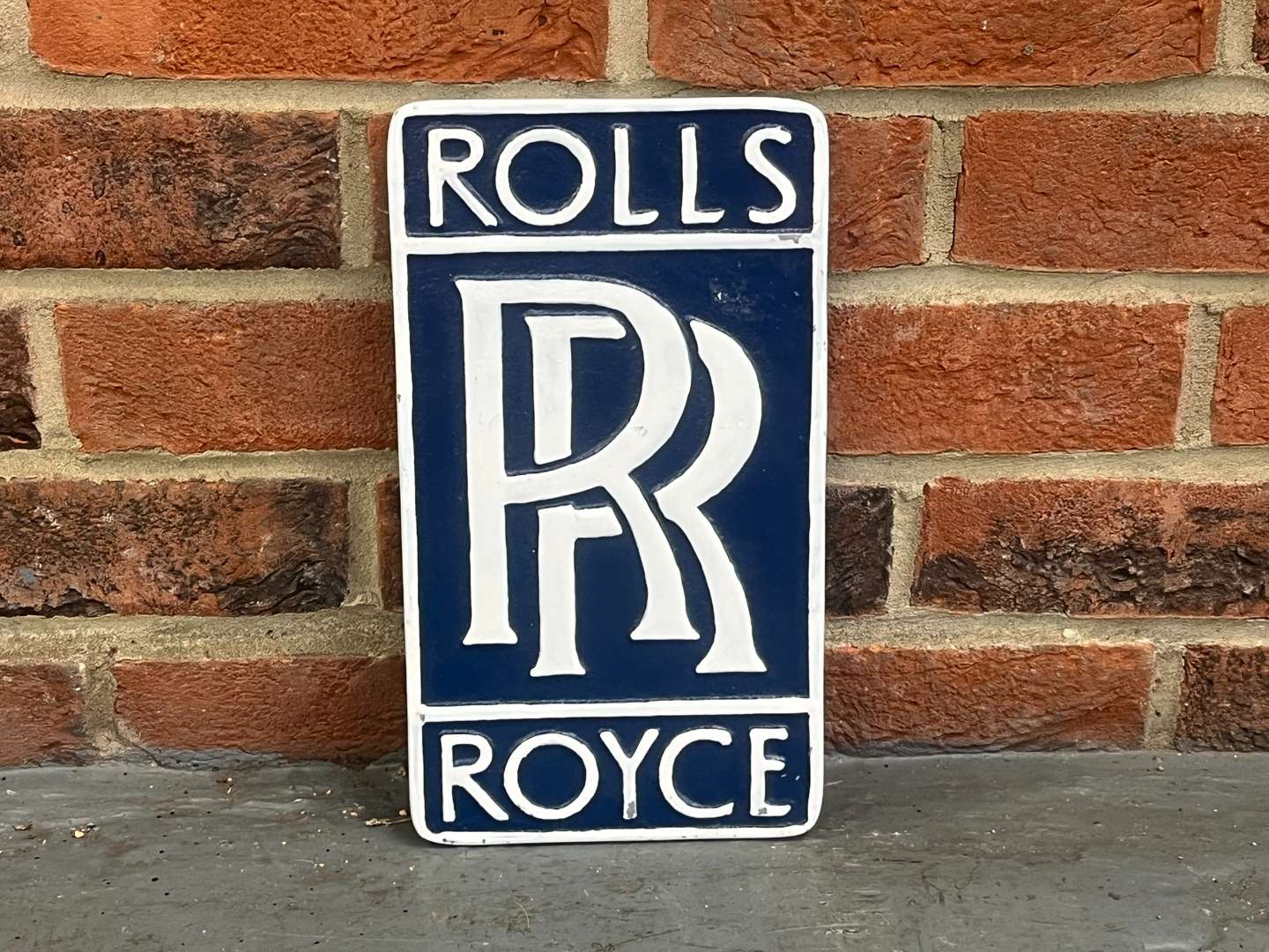 <p>Rolls Royce Cast Aluminium Sign</p>