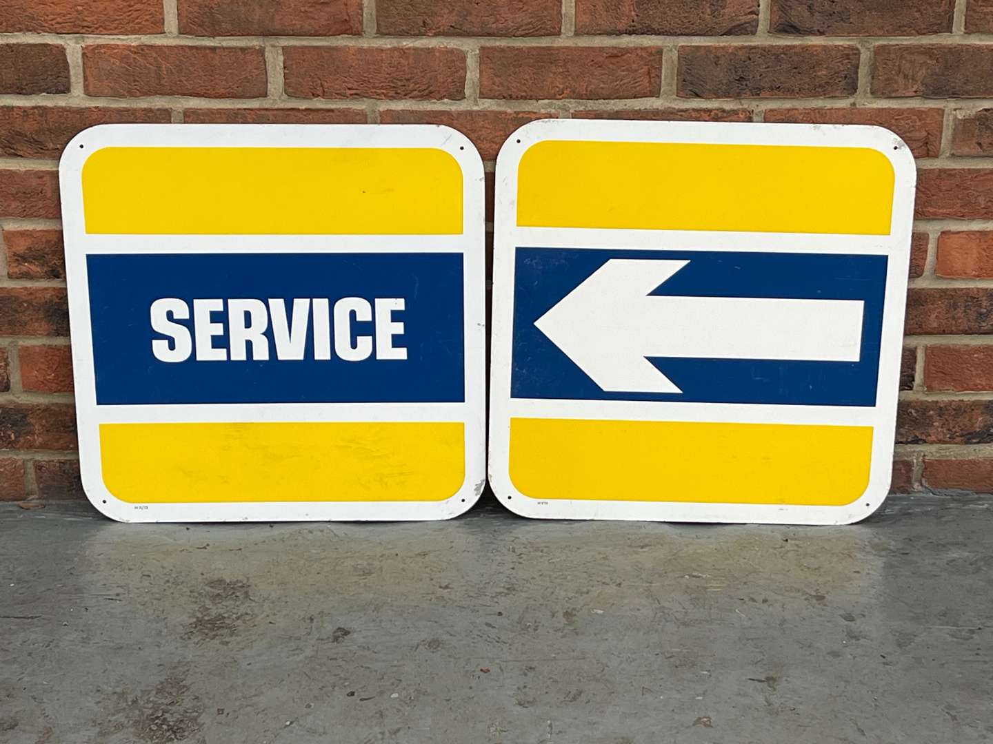 <p>Duckhams Service and Directional Arrow Signs (2)</p>