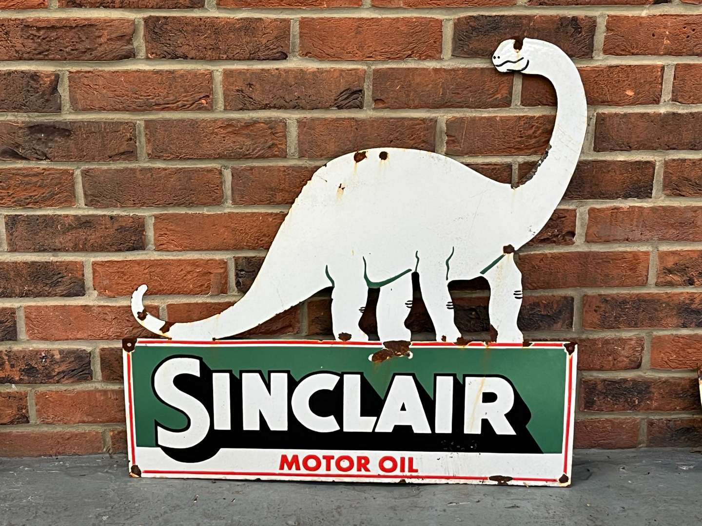 <p>Sinclair Motor Oils Enamel Sign</p>