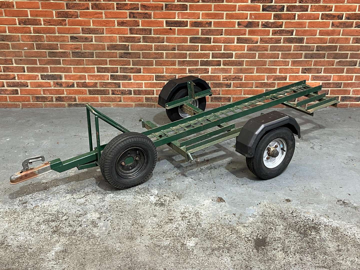 <p>Metal Made Single Axle Motorbike Trailer</p>