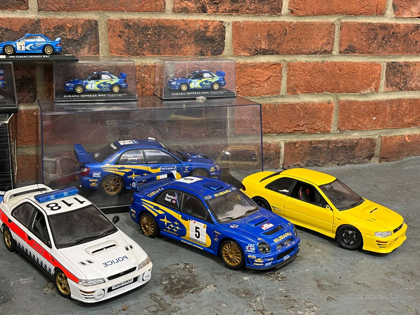 <p>Quantity Of Autoart Subaru Model Cars&nbsp;</p>