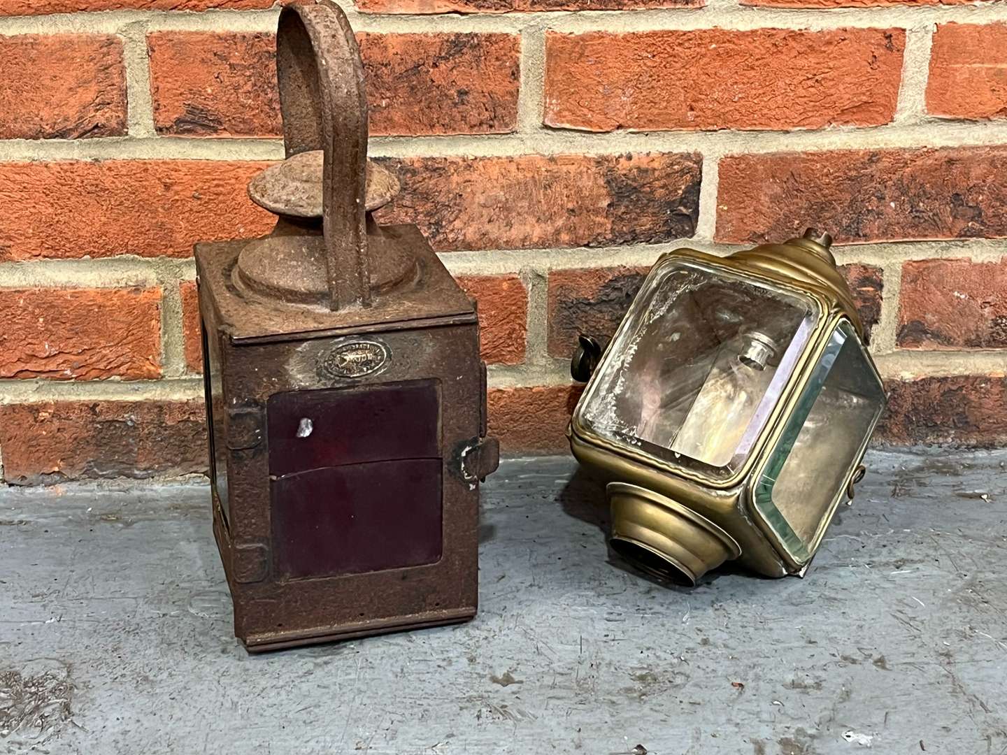 <p>Two Vintage Lamps</p>