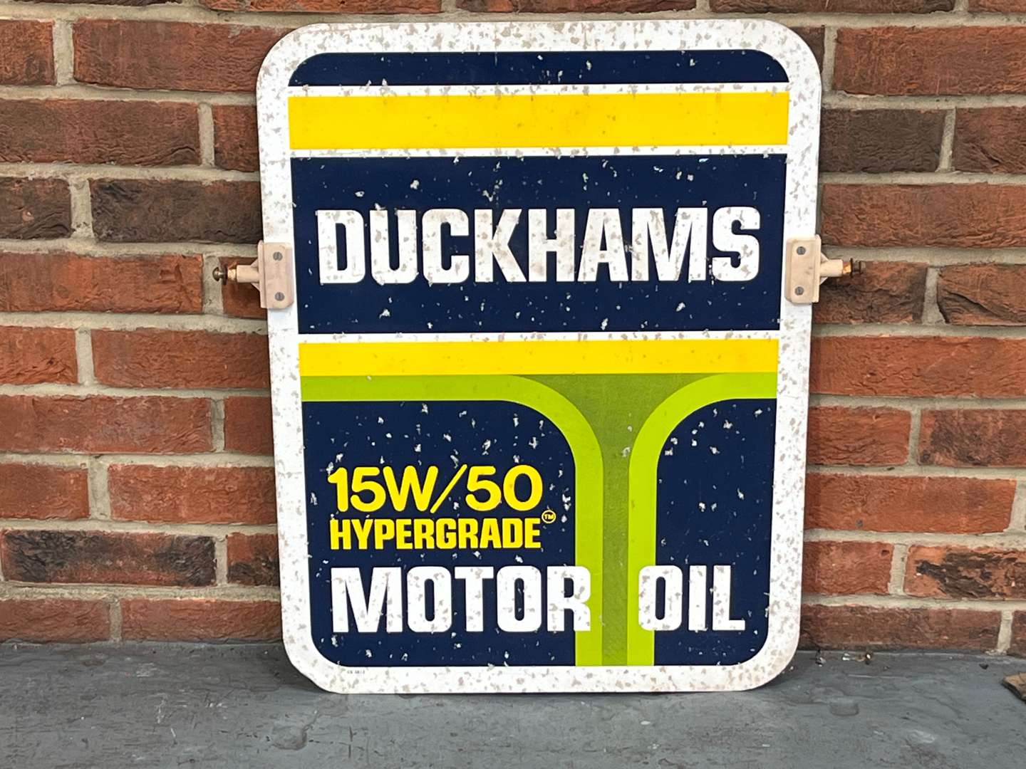 <p>Duckhams 15w/50 Hypergrade Motor Oils</p>