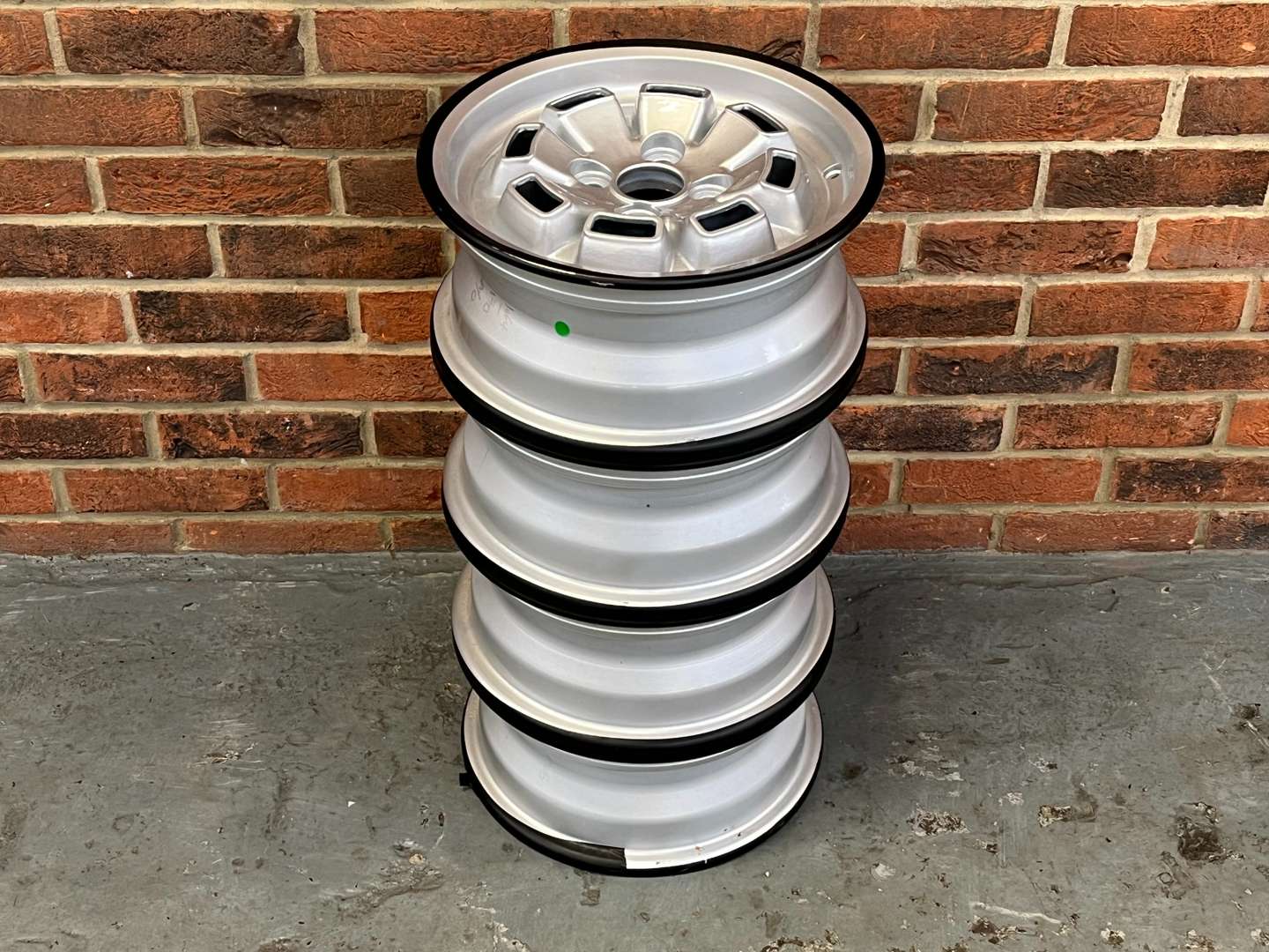 <p>Set Four Triumph TR7 Alloy Wheels</p>