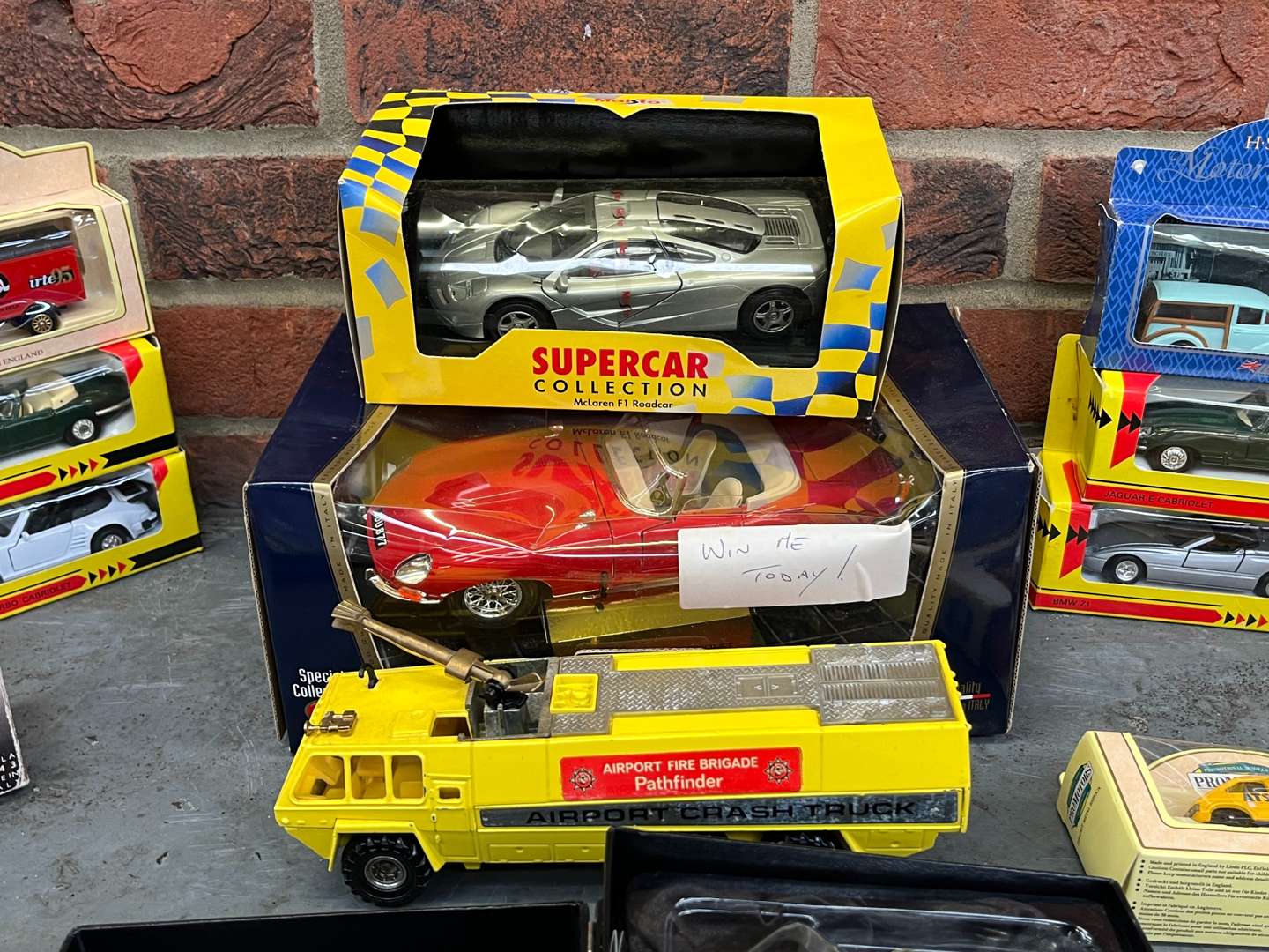 <p>Box Die Cast Model Cars</p>