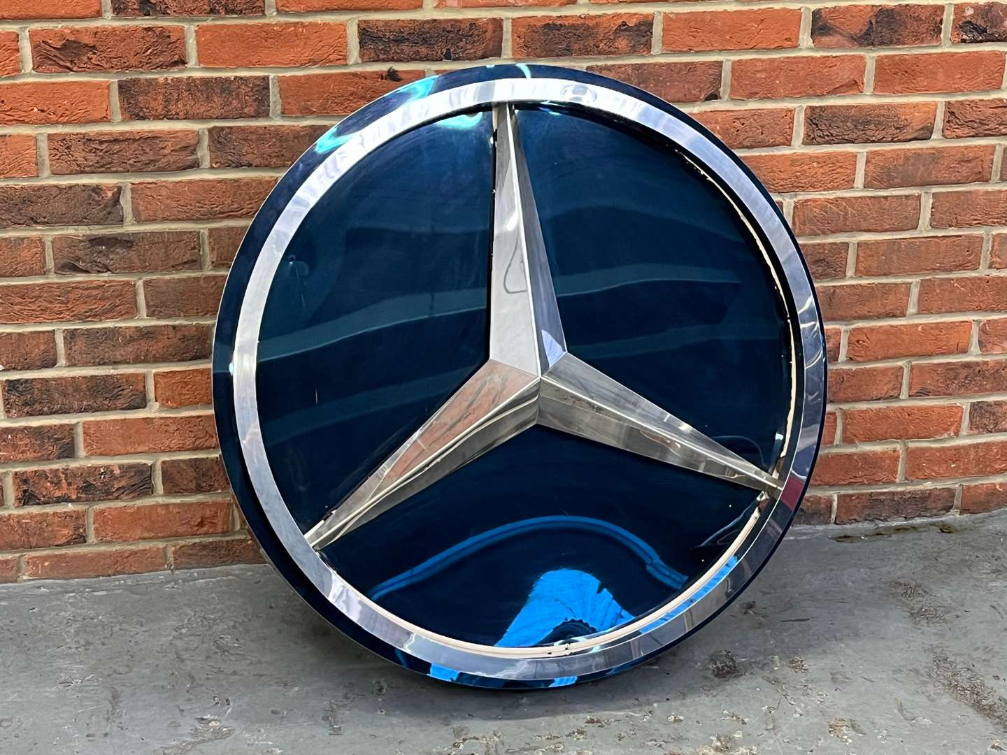 <p>Mercedes Metal Dealership Emblem</p>