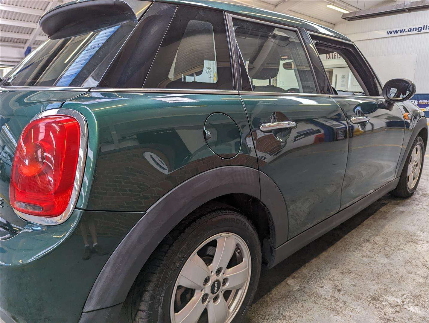 <p>2015 MINI ONE</p>