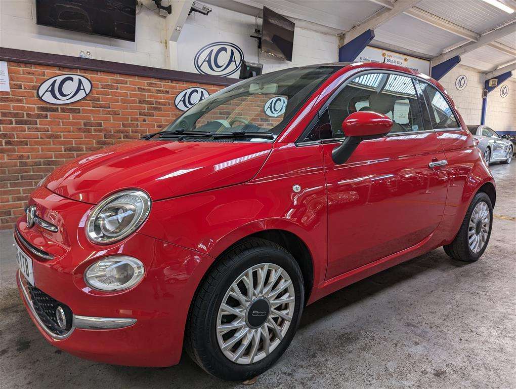 <p>2016 FIAT 500 LOUNGE</p>