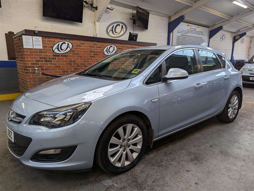 <p>2014 VAUXHALL ASTRA TECH LINE CDTI ECOF</p>