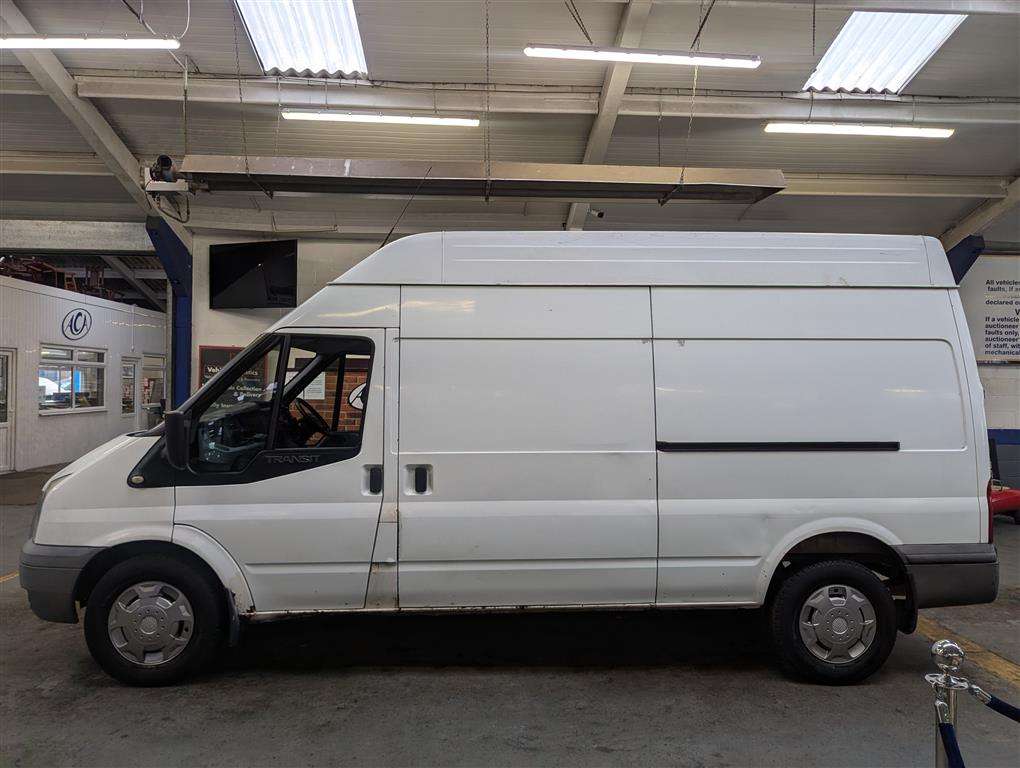 <p>2014 FORD TRANSIT 100 T350 RWD</p>