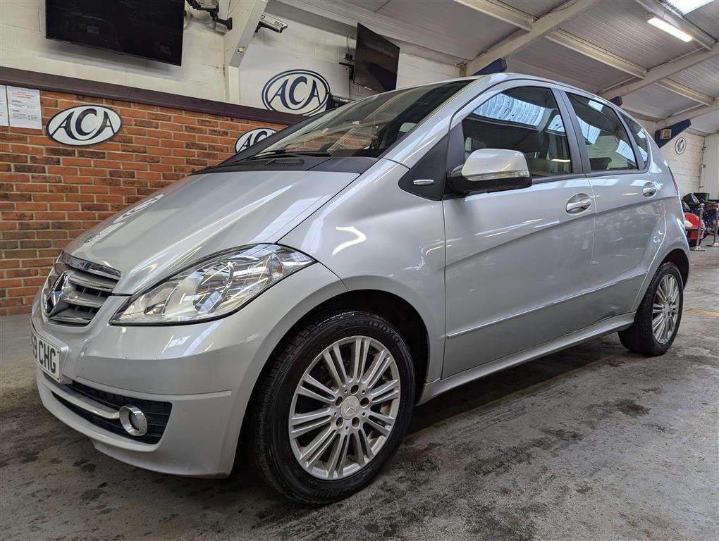 <p>2009 MERCEDES-BENZ A160 ELEGANCE SE CVT</p>