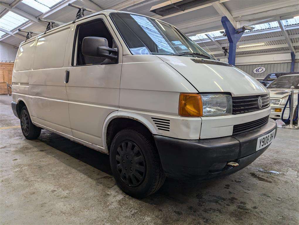 <p>2001 VOLKSWAGEN 800 SPECIAL TD SWB</p>