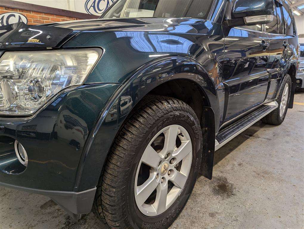 <p>2009 MITSUBISHI SHOGUN ELEGANCE DI-D LWBA</p>