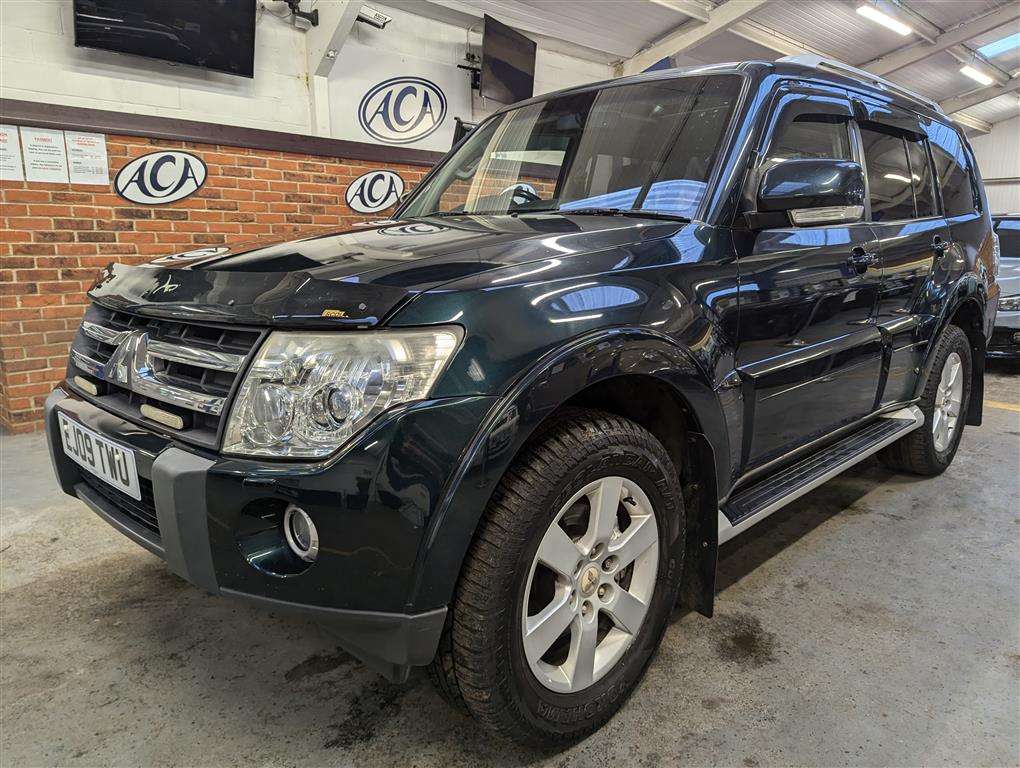 <p>2009 MITSUBISHI SHOGUN ELEGANCE DI-D LWBA</p>